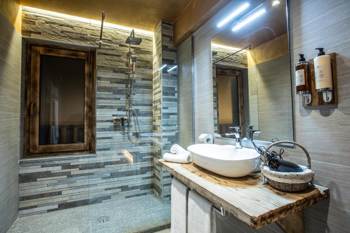 Alpine Rooms Guesthouse Breuil-Cervinia Eksteriør bilde