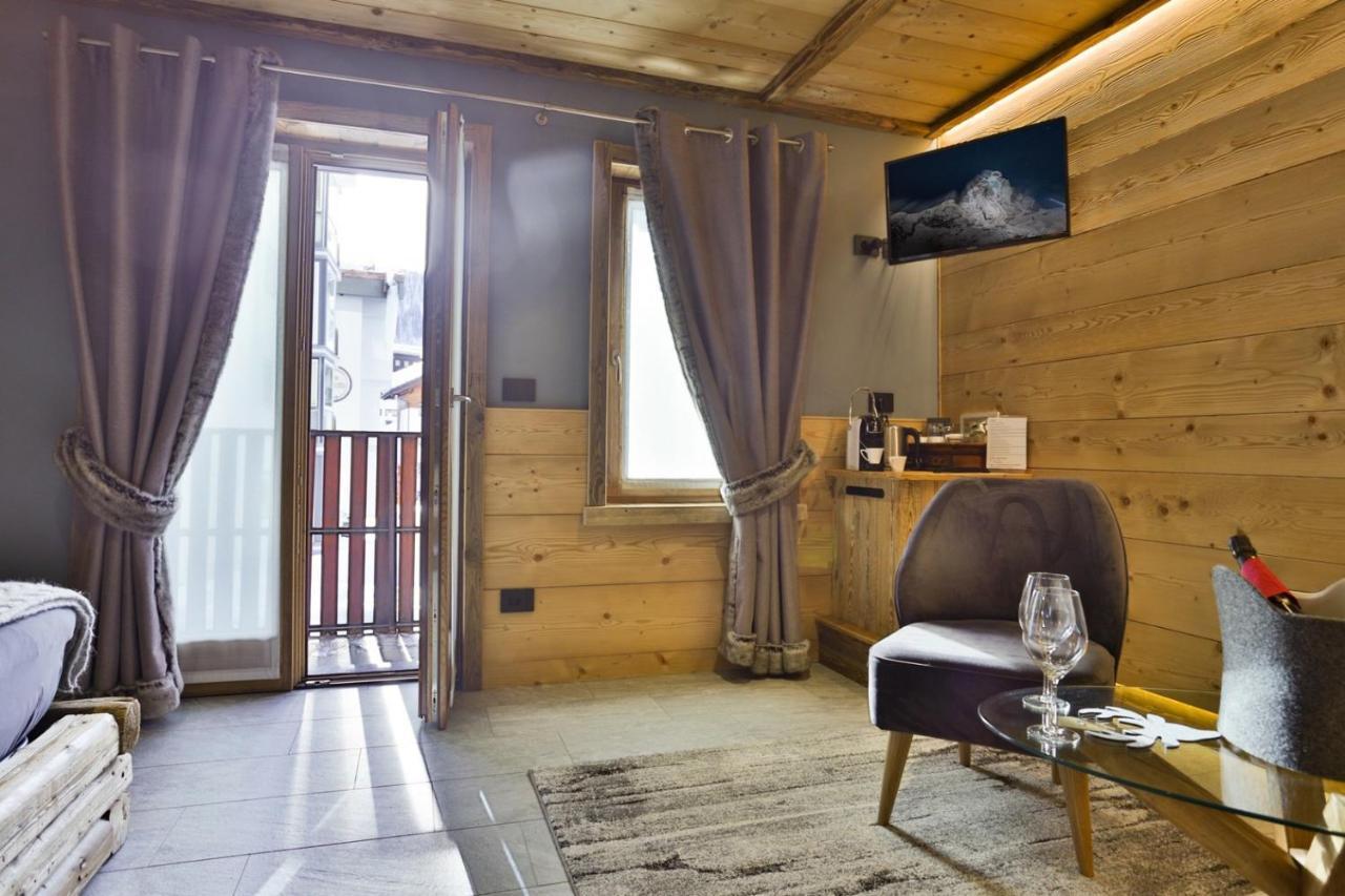 Alpine Rooms Guesthouse Breuil-Cervinia Eksteriør bilde